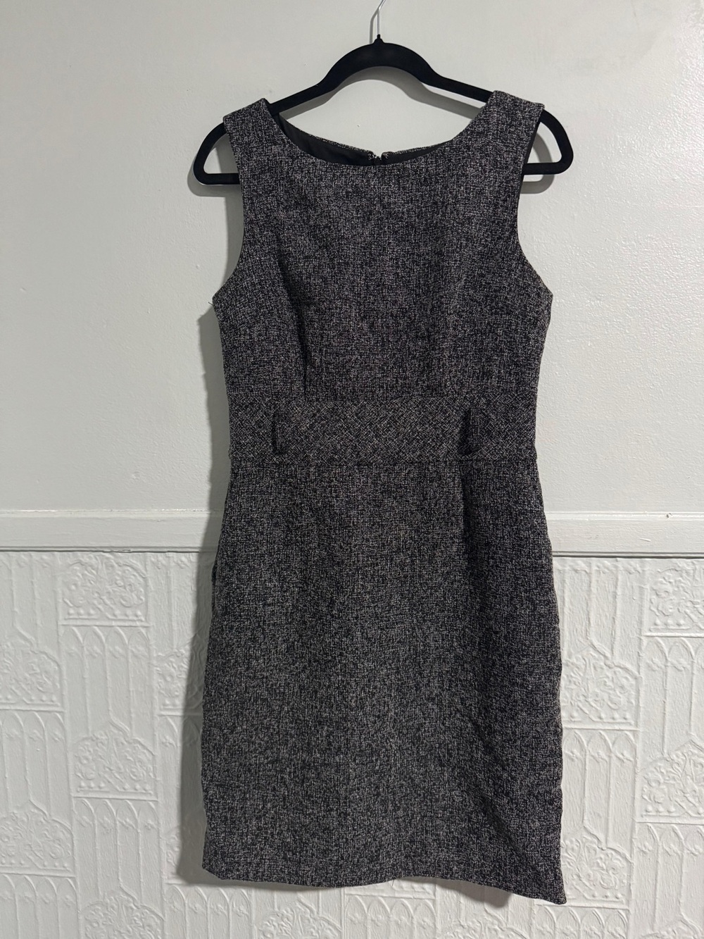 Banana Republic Gray Tweed Sleeveless Sheath Dress